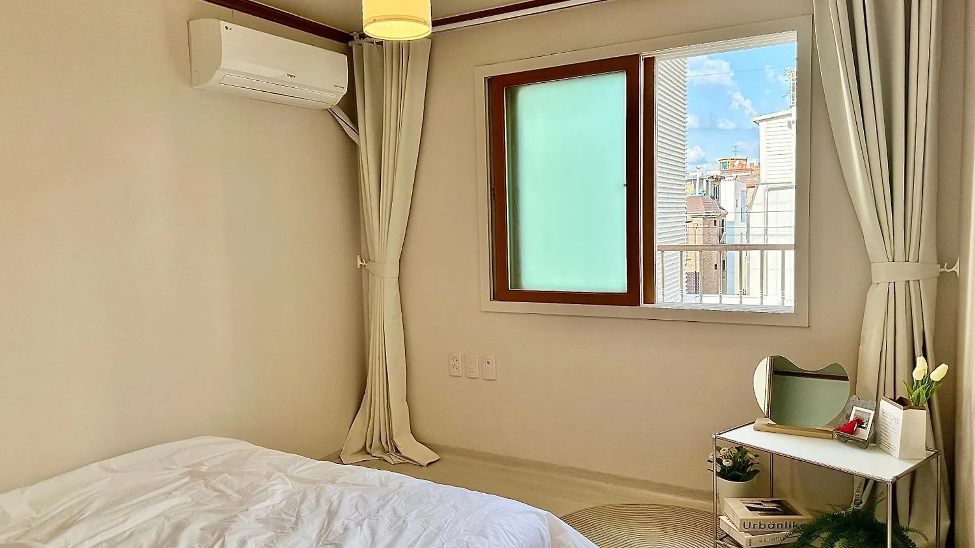 Βίλα New, 3Min To Hapjeong St, Airport Bus Stop, 10Min To Hongdae & Mangwon Market, Han River Park, 2Br 2Qb Full Of Sunshine, Hotel Bedding, City Nature Σεούλ